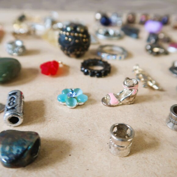 100 Pc Pandora Style Charms European Beads Crystals Enamel Bundle Vintage & More - Picture 12 of 15